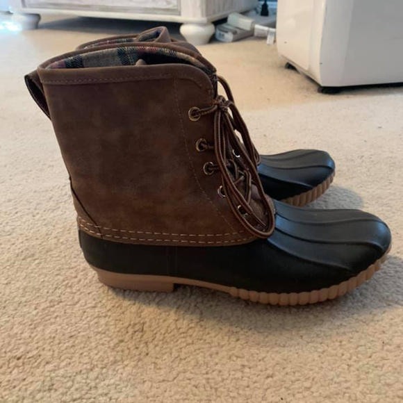 Duck Boots - Picture 2 of 5